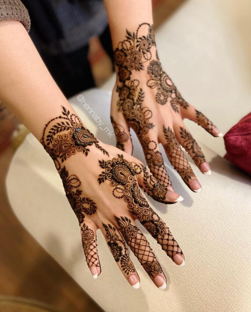 beautiful back hand mehndi design