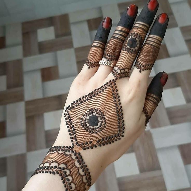 easy mehndi designs for back hand