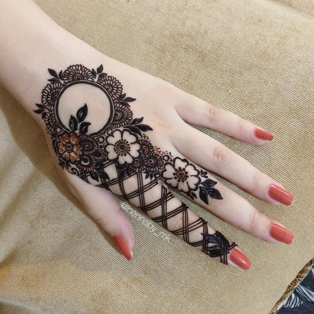 unique mehndi designs for back hand
